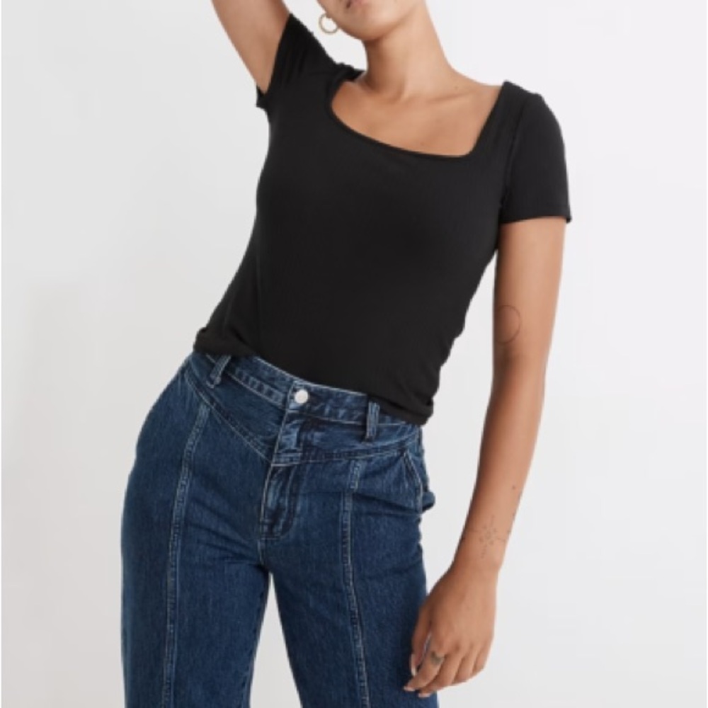 Women’s Black Square-Neck Ribbed Short Sleeve Top